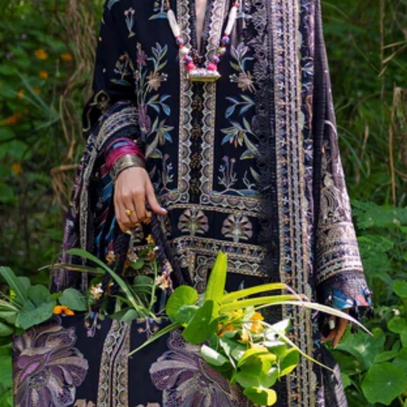 New 3 piece Pakistani dress salwar kameez dress embroidered brand MNR - Picture 2 of 10